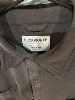 Duckworth Men's Casual Button-Down Shirt in Dark Brown Wool